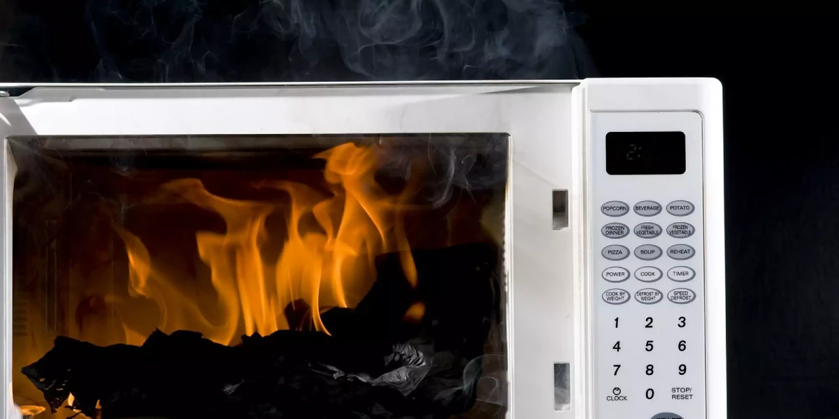 جرقه زدن داخل مایکروفر