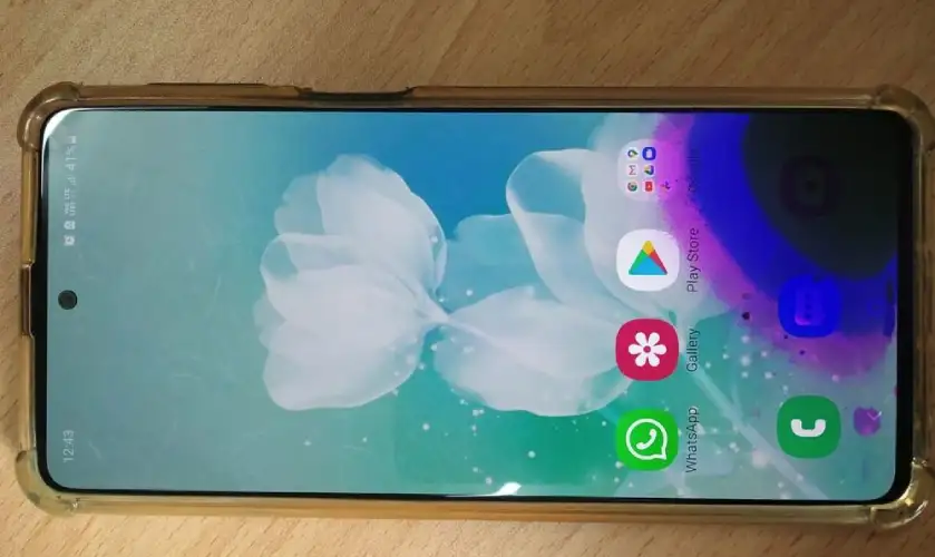 دلایل سایه افتادن روی صفحه گوشی سامسونگ