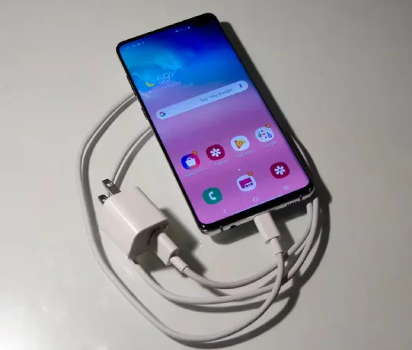 گوشی را شارژ کنید